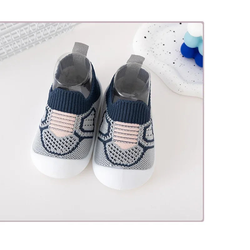 Children's New Toddler Shoes Explosion Spring and Fall Leisure The Baby Board Shoes Soft Soles Stirrups Korean Flyknit Shoe