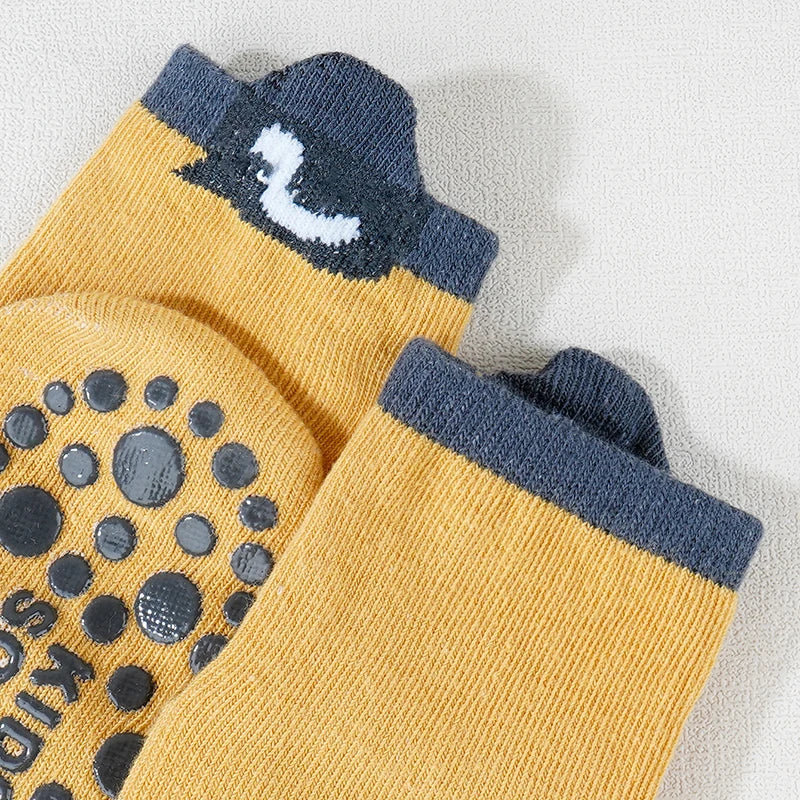 6 pairs of children's non-slip socks with cartoon pattern suitable for 0-5 years old babies